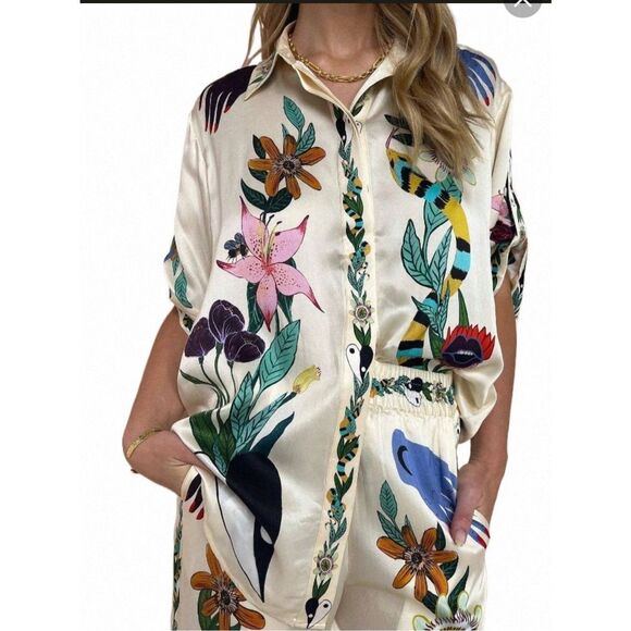 Satin blouse with Sophisticated Print - Picture 3 of 11